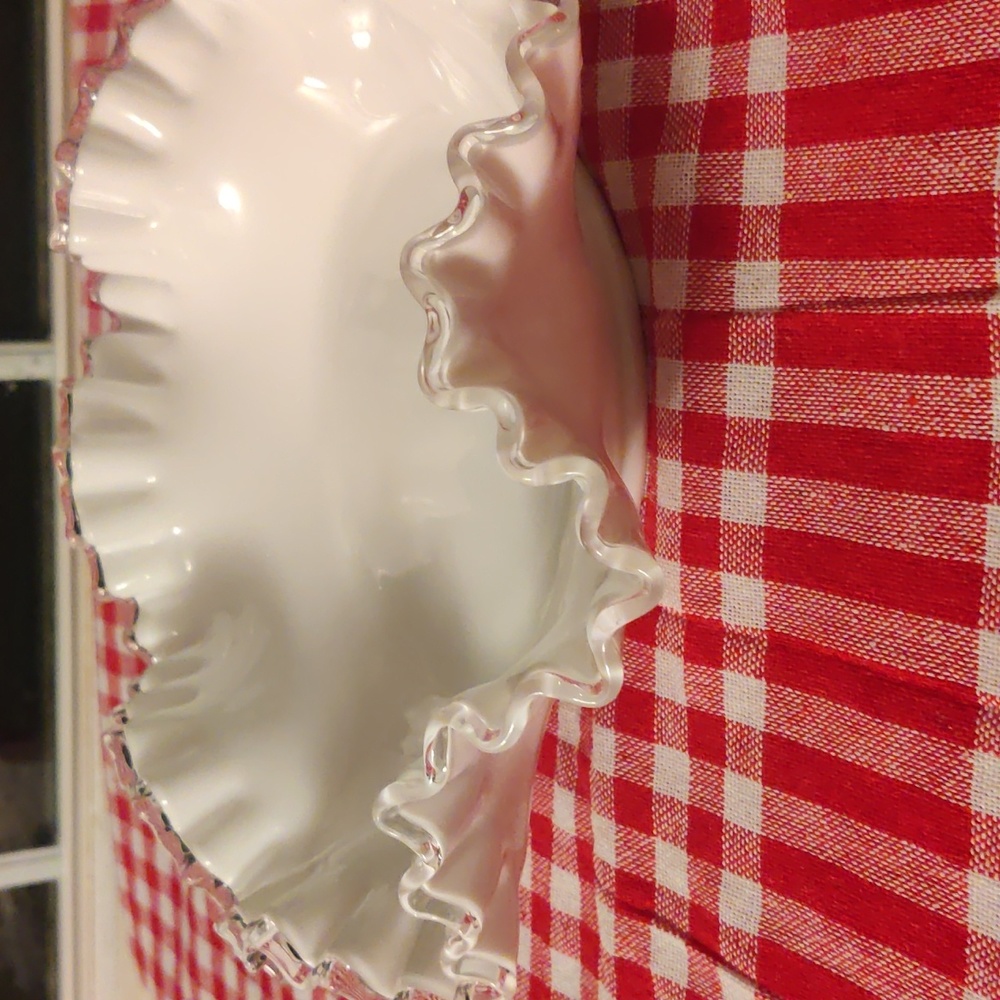 10” White Milk Glass Bowl With Clear Silvercrest Ruffled Edge Vintage! - Picture 2 of 7